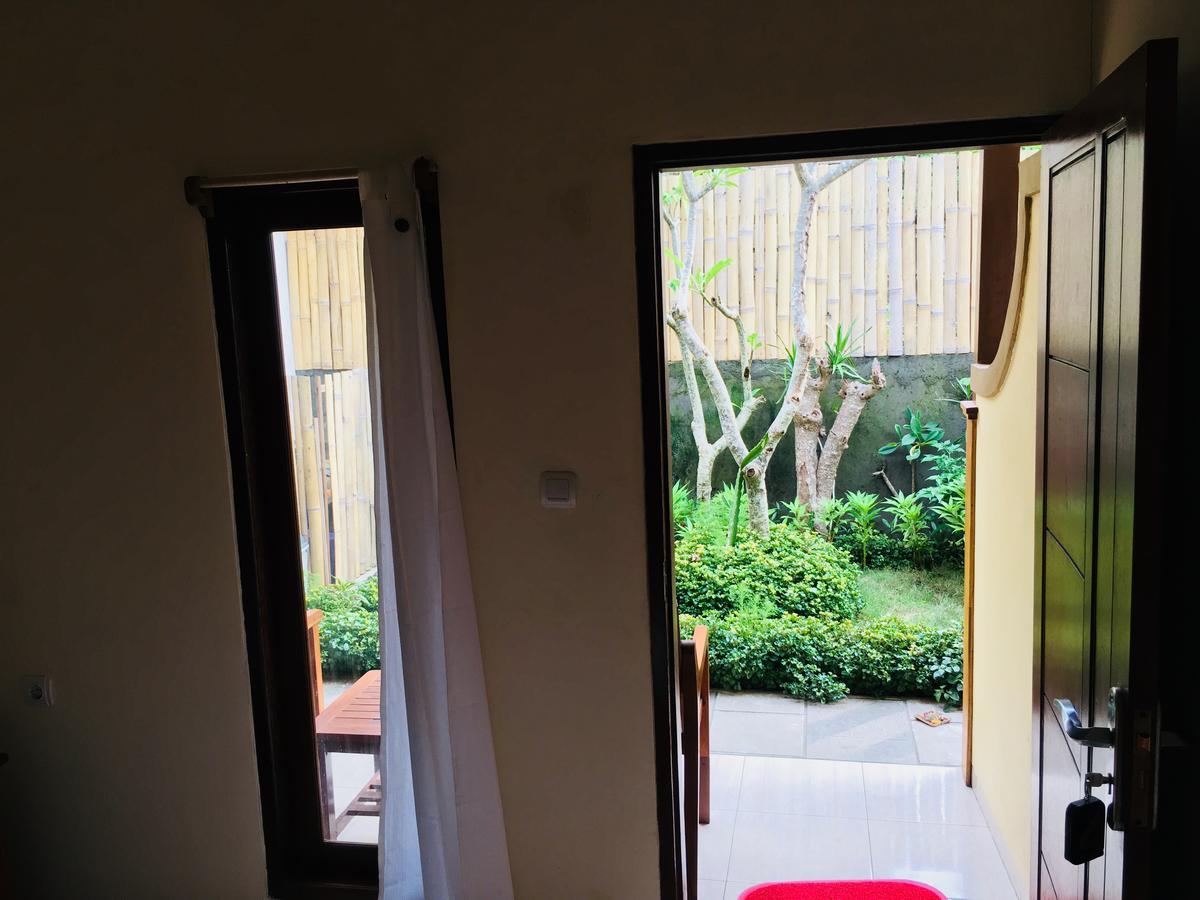 Yudhist Guest House Нуса-Лембонган Екстер'єр фото